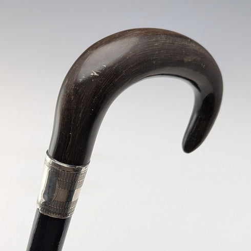 Circa 1910 British antique gentleman's pure silver decorated horn handle walking stick 91cm